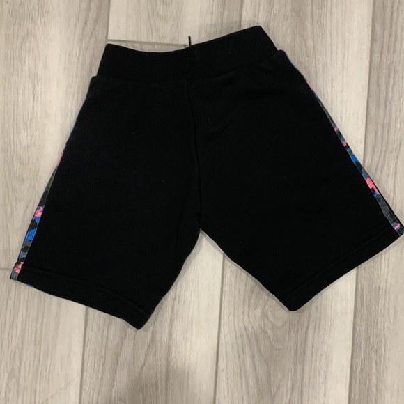 Cute adidas kids sweatpant shorts - Picture 2 of 2